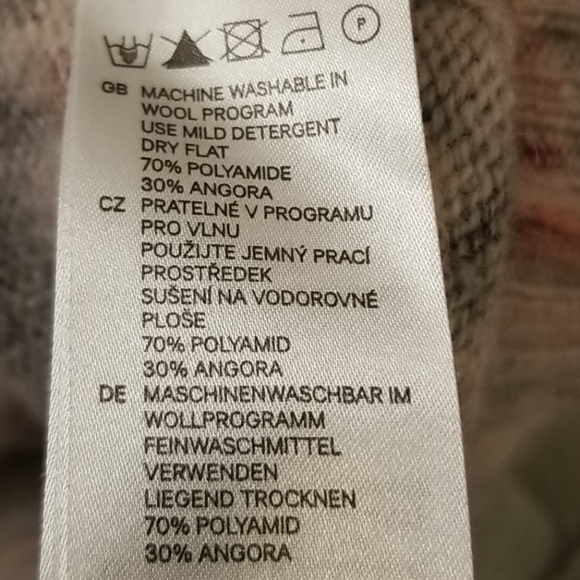 H&M Softest AngoraBlend Floral 3/4 Sleeve Sweater - Picture 3 of 14